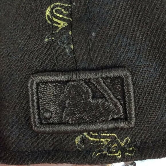 Chicago White Sox MLB New Era 59Fifty Brown Gold Fitted Cap Size 8 Wool - Picture 4 of 8